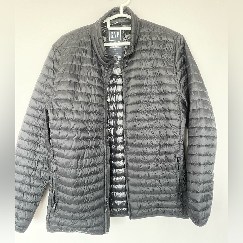 GAP Men’s Large Upcycled Puffer Jacket